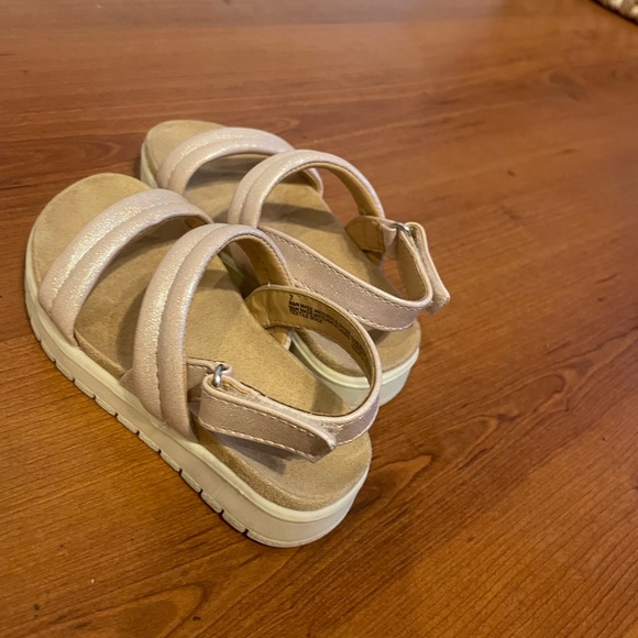 Cat & Jack Toddler Girl Rose Gold/Pink Sandals Size 7 - Picture 3 of 4